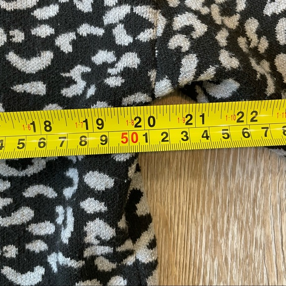 PHILOSOPHY Animal Print Crewneck Sweater - Picture 8 of 9